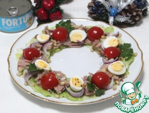 Салат "Рождественский венок" с тунцом Салат "Рождественский венок" с тунцом