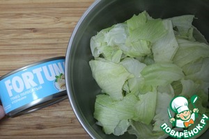 Салат "Рождественский венок" с тунцом Салат "Рождественский венок" с тунцом