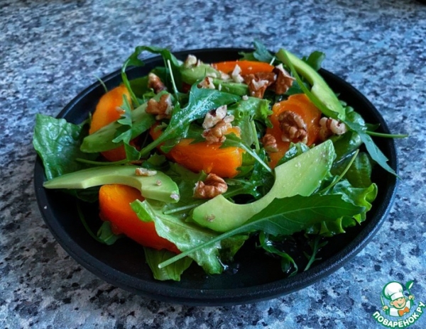 Салат с хурмой и авокадо Салат с хурмой и авокадо