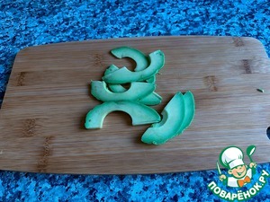 Салат с креветками, апельсином и авокадо Салат с креветками, апельсином и авокадо