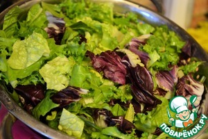 Салат с мандаринами и кедровыми орешками Салат с мандаринами и кедровыми орешками