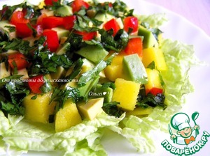 Салат с манго и авокадо