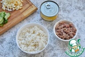 Салат с рисом и тунцом