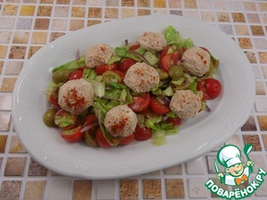 Салат с сырно-рыбными шариками