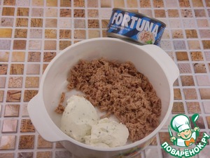 Салат с сырно-рыбными шариками