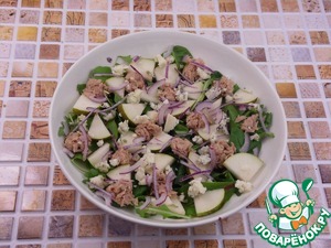 Салат с тунцом и грушей Салат с тунцом и грушей