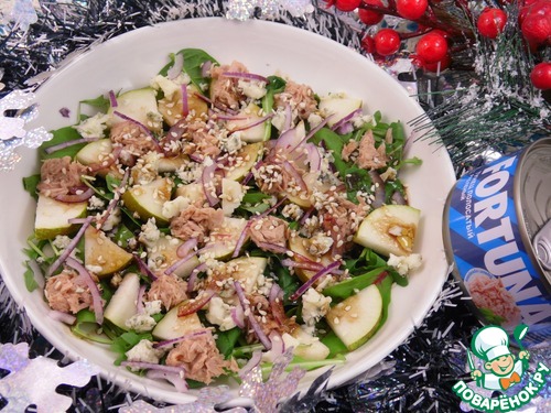 Салат с тунцом и грушей Салат с тунцом и грушей