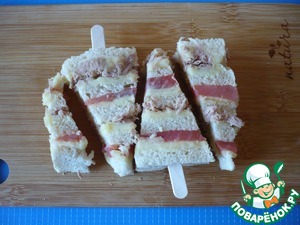 Сэндвичи "Рождественские елки" с тунцом