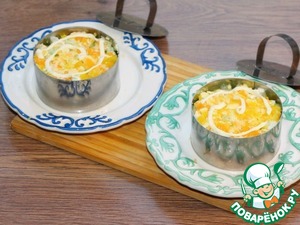 Слоеный салат с авокадо, тунцом, черри Слоеный салат с авокадо, тунцом, черри