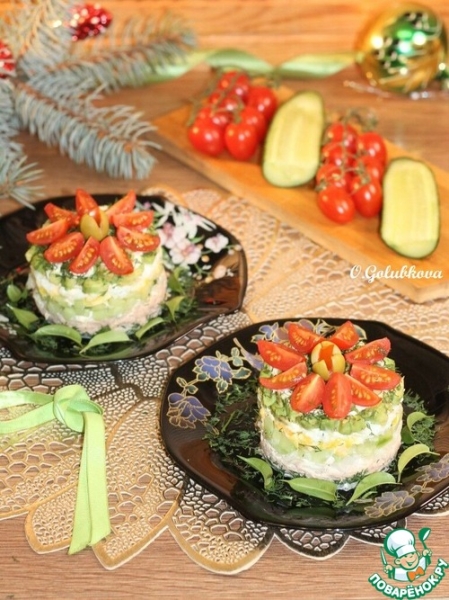 Слоеный салат с авокадо, тунцом, черри Слоеный салат с авокадо, тунцом, черри