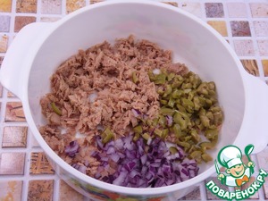 Тарталетки с тунцом и свекольным паштетом Тарталетки с тунцом и свекольным паштетом