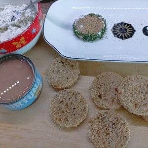 Закусочные бутерброды с тунцом
