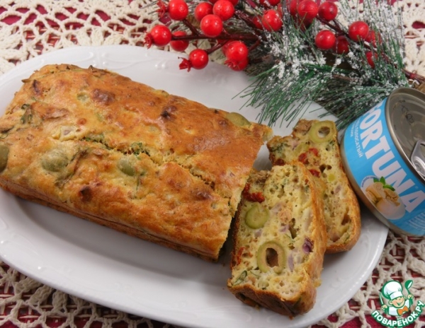 Закусочный кекс с тунцом и оливками Закусочный кекс с тунцом и оливками