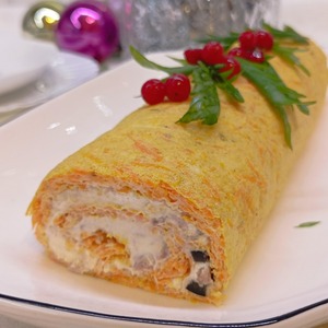 Закусочный морковный рулет Закусочный морковный рулет