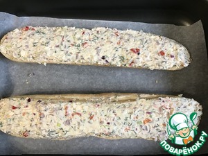 Закусочный сырно-чесночный багет