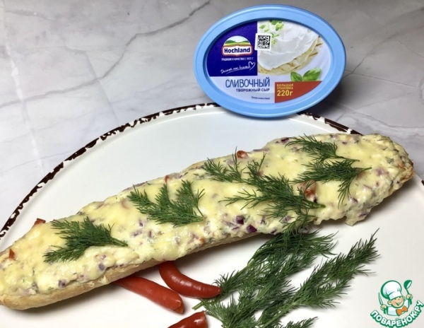 Закусочный сырно-чесночный багет