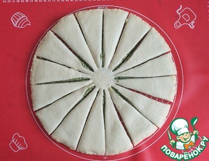 Пирог со шпинатом и тунцом "Снежинка"