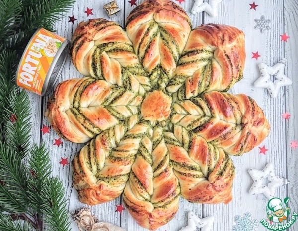 Пирог со шпинатом и тунцом "Снежинка"