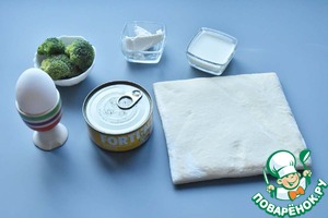 Мини пироги с тунцом и брокколи