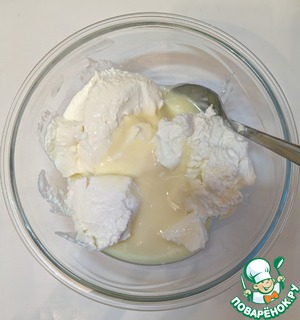 Десерт с творогом, маскарпоне и малиновым соусом Десерт с творогом, маскарпоне и малиновым соусом