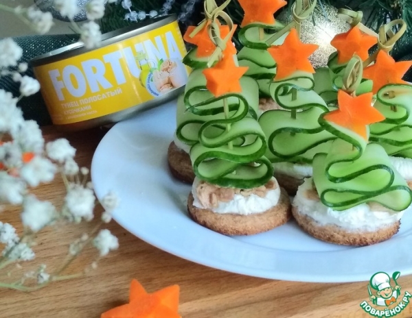 Канапе с тунцом Ёлочка