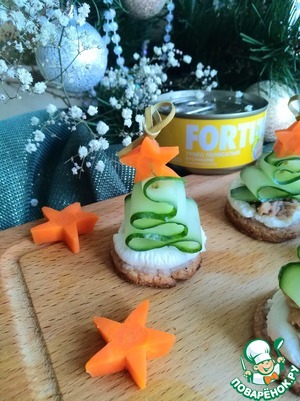 Канапе с тунцом Ёлочка