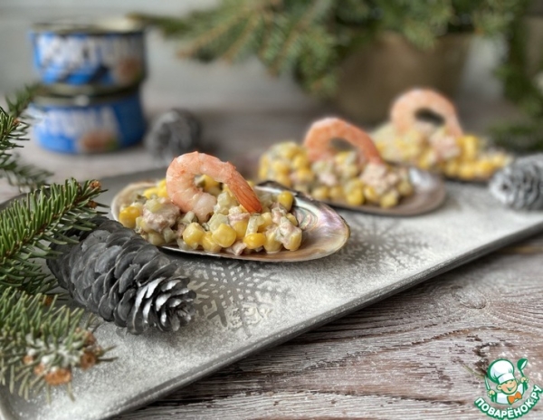 Легкий салат с рубленым тунцом и креветками Легкий салат с рубленым тунцом и креветками