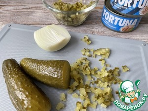 Легкий салат с рубленым тунцом и креветками Легкий салат с рубленым тунцом и креветками