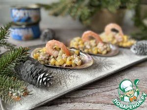 Легкий салат с рубленым тунцом и креветками Легкий салат с рубленым тунцом и креветками