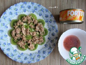 Новогодний салат "Тунец и киви" Новогодний салат "Тунец и киви"