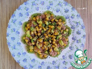 Новогодний салат "Тунец и киви" Новогодний салат "Тунец и киви"