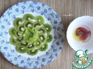 Новогодний салат "Тунец и киви" Новогодний салат "Тунец и киви"