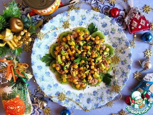 Новогодний салат "Тунец и киви" Новогодний салат "Тунец и киви"
