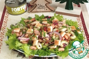 Овощной салат с тунцом и сухариками