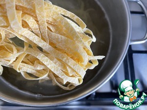 Паста с помидорами и тунцом Паста с помидорами и тунцом