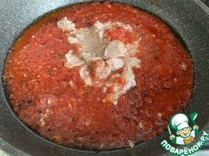 Паста с помидорами и тунцом Паста с помидорами и тунцом