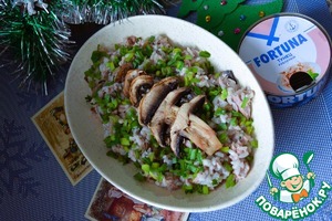 Рисовый салат с тунцом и шампиньонами