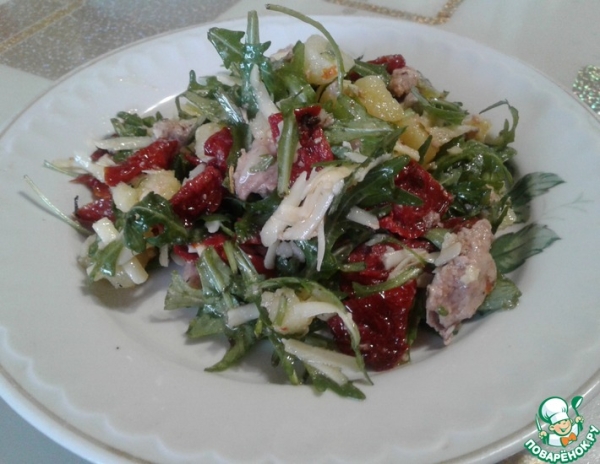 Салат "Гурман" из печени трески с вялеными помидорами Салат "Гурман" из печени трески с вялеными помидорами