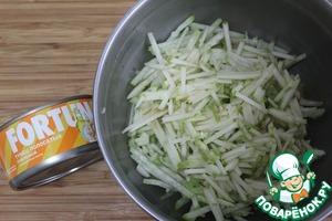 Салат с тунцом и маргеланской редькой