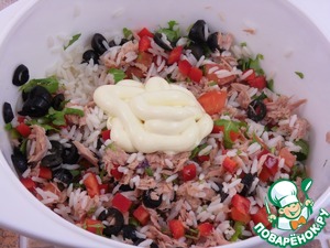 Салат с тунцом, рисом и овощами Салат с тунцом, рисом и овощами