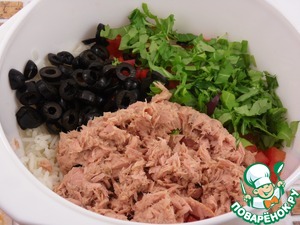 Салат с тунцом, рисом и овощами Салат с тунцом, рисом и овощами