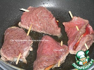 Шницель с яблоком и мятным сиропом Шницель с яблоком и мятным сиропом