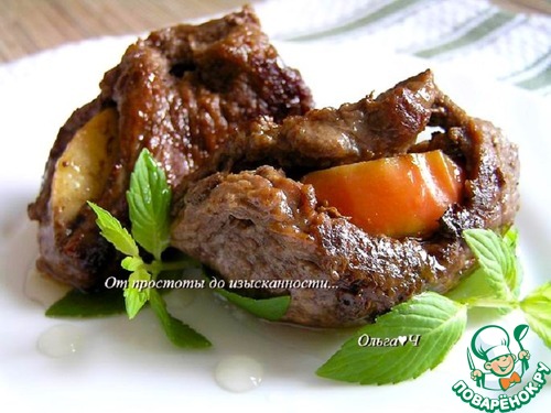 Шницель с яблоком и мятным сиропом Шницель с яблоком и мятным сиропом