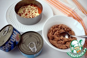 Слоеный салат с консервированным тунцом "Елочка"