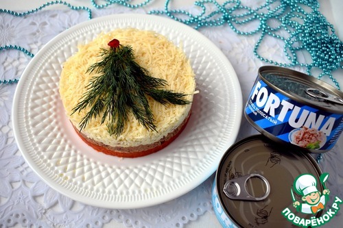 Слоеный салат с консервированным тунцом "Елочка"