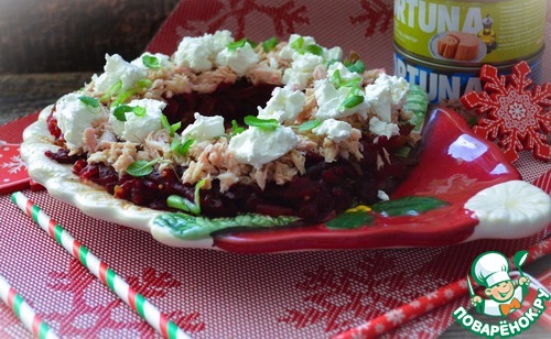Свекольный салат с тунцом и фетой Свекольный салат с тунцом и фетой