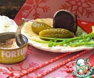 Свекольный салат с тунцом и фетой Свекольный салат с тунцом и фетой