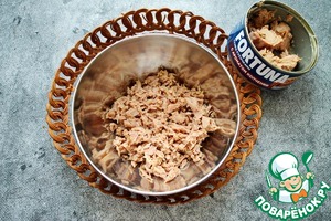 Тарталетки с тунцом и огурцом