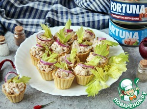 Тарталетки с тунцом и огурцом