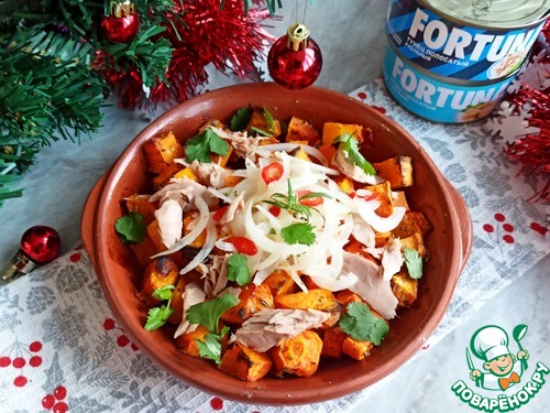 Тёплый салат с тыквой и тунцом